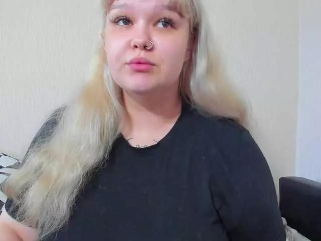 -CandyM1lky- on BongaCams