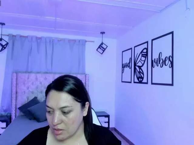 -p-a-u-l-a- on BongaCams 