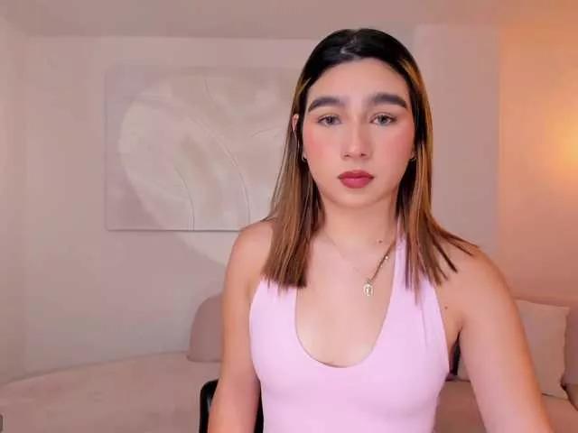 AdharaMoretti on BongaCams