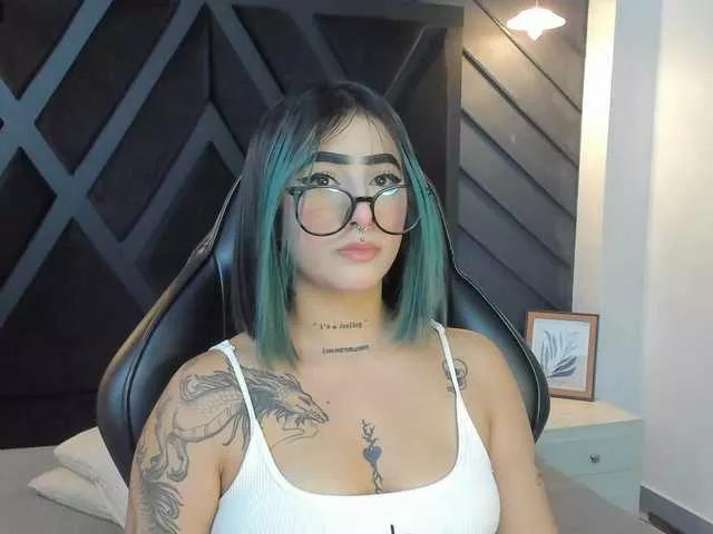Alahia-Dangelo on BongaCams 