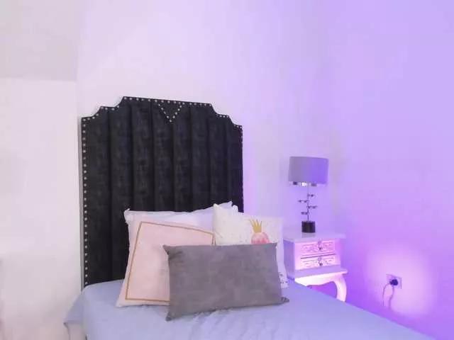 Alana-2916 on BongaCams 