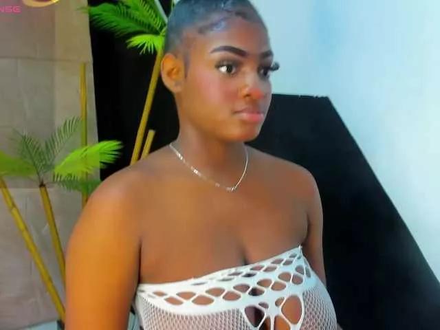 alanabonny on BongaCams 