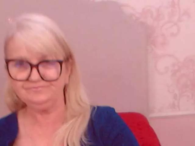 AlanaRichards on BongaCams 