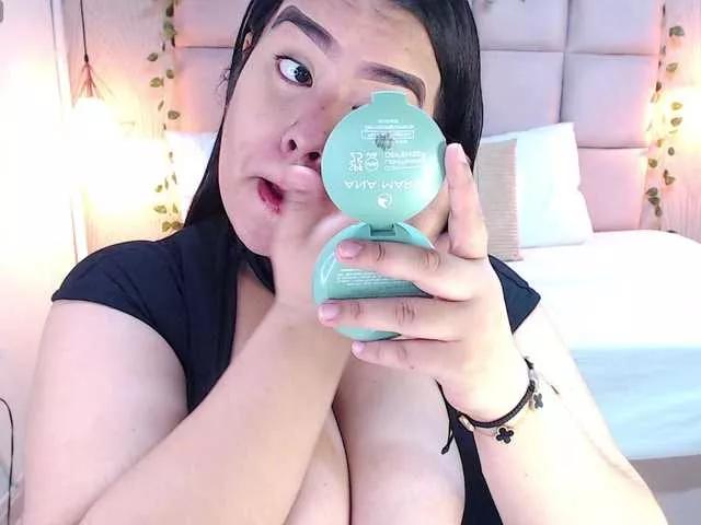 ALEXXA-CURVY on BongaCams