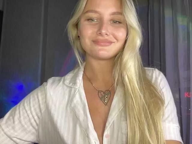 Alicemiumur on BongaCams