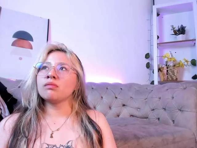 Aliiceyong on BongaCams 