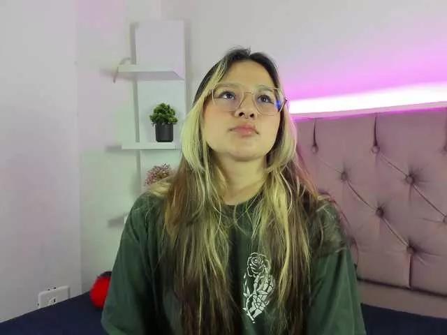 Aliiceyong on BongaCams 