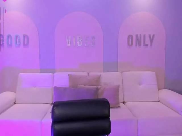 AlinaKravitz on BongaCams