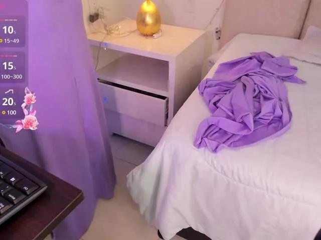 allanaluna on BongaCams 