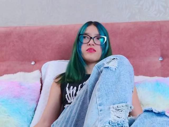 AlliciaKim on BongaCams