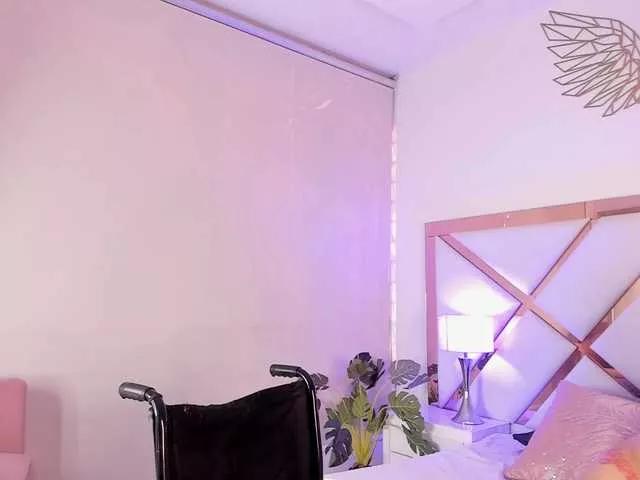 Ally-Chair on BongaCams 