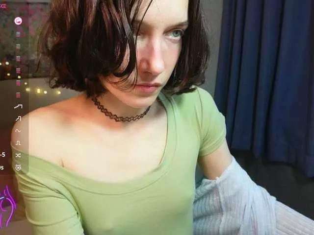 AllyAlice on BongaCams 