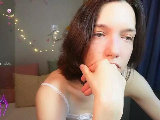 AllyAlice on BongaCams
