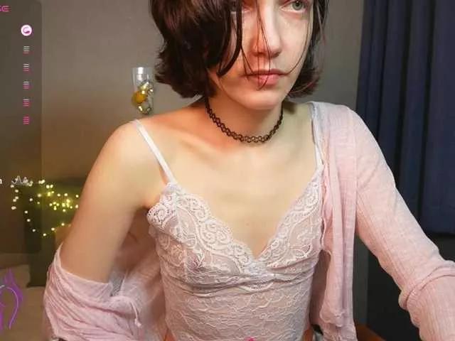 AllyAlice on BongaCams 