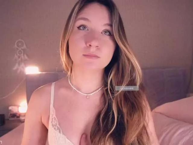 alyyyson on BongaCams 