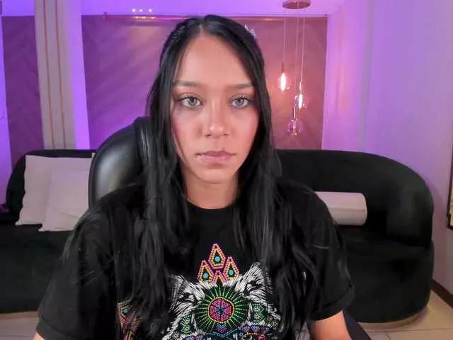AmaliaCruss on BongaCams 