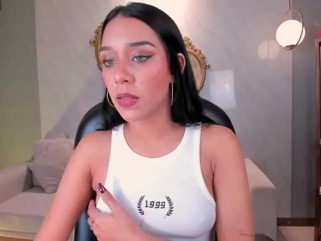 AmaliaCruss on BongaCams 