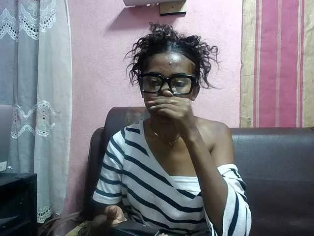 Amelia25 on BongaCams