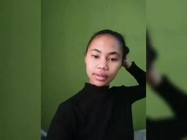 anaiss on BongaCams 