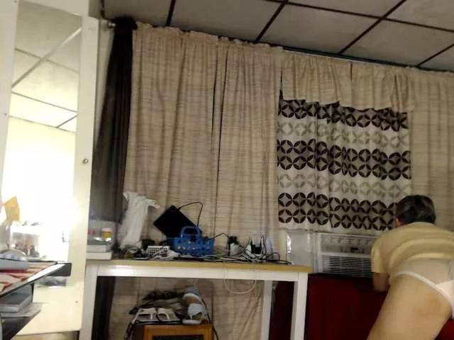 AnalTaxi on BongaCams 