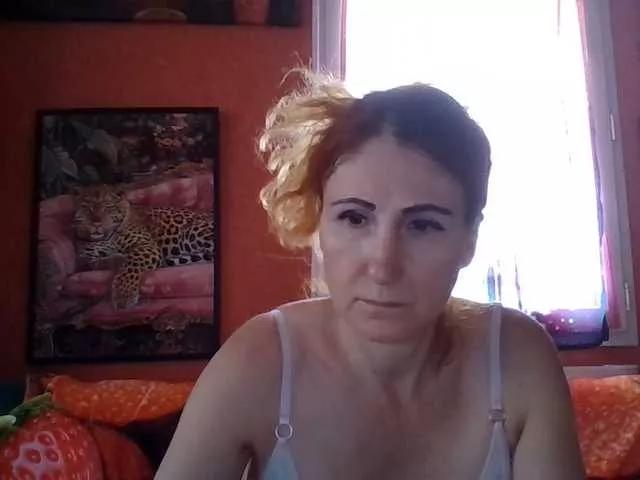 angelique4 on BongaCams