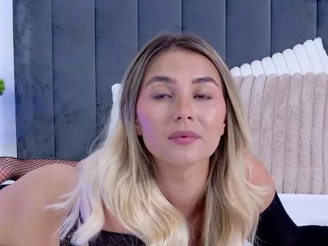 AnniaAnn on BongaCams
