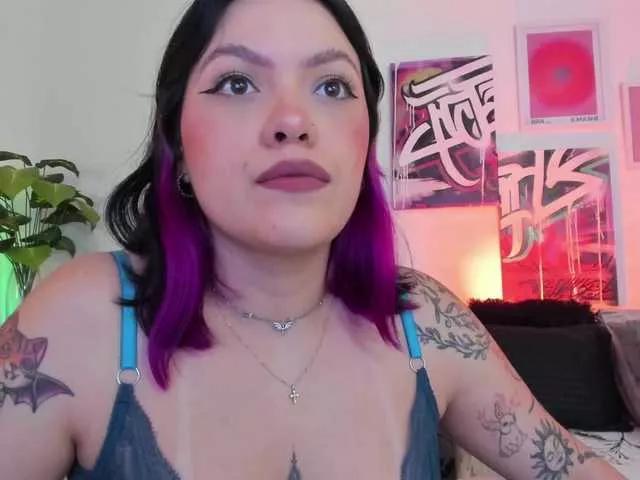 Anniehuntterss on BongaCams 