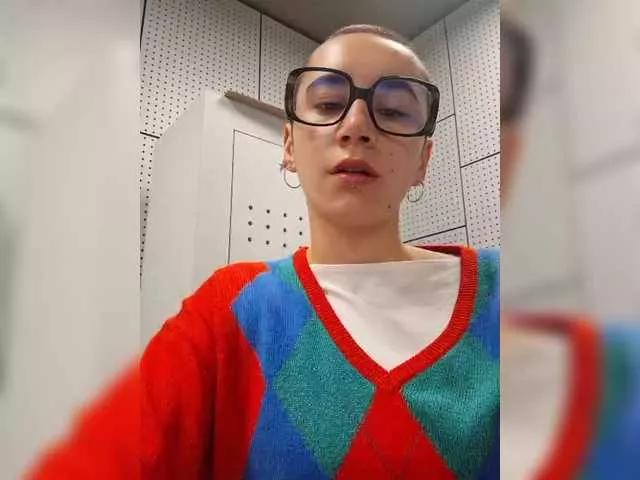 Offline AntoniaDilune on BongaCams