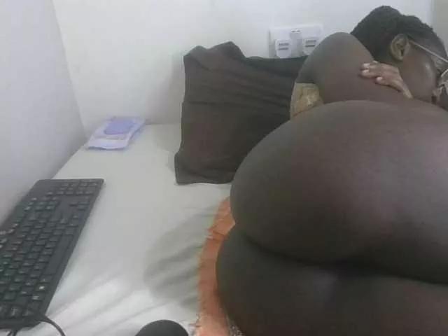 Applebottomqueen on BongaCams 