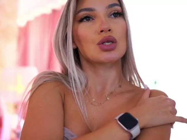 ArtTeasee on BongaCams 