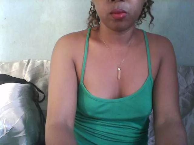 Baby-giiirl23 on BongaCams 