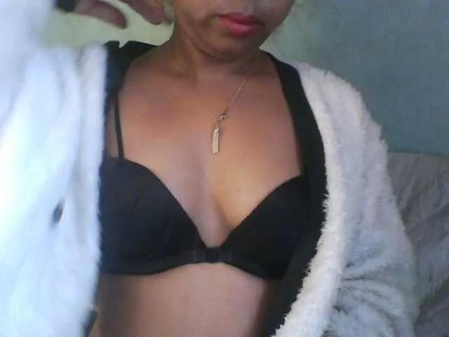 Baby-giiirl23 on BongaCams 