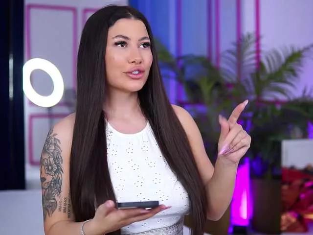 BabyUnholly on BongaCams 