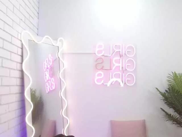 BELLA-TAY on BongaCams 