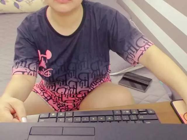 Bella6868 on BongaCams 