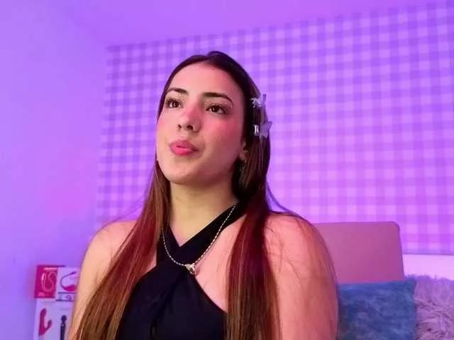 BellaSaint on BongaCams