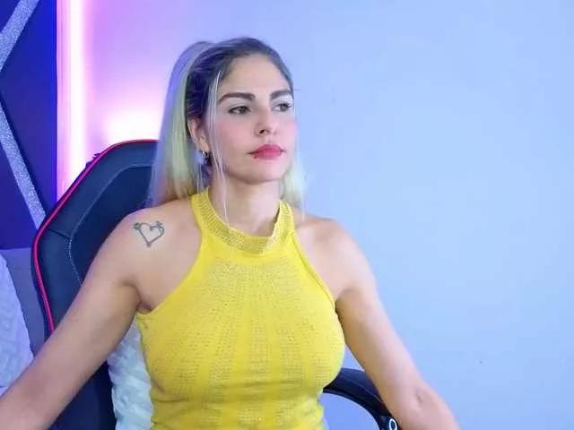 blondecat15 on BongaCams