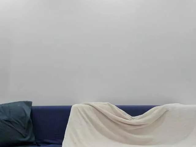 bubble-gum122 on BongaCams