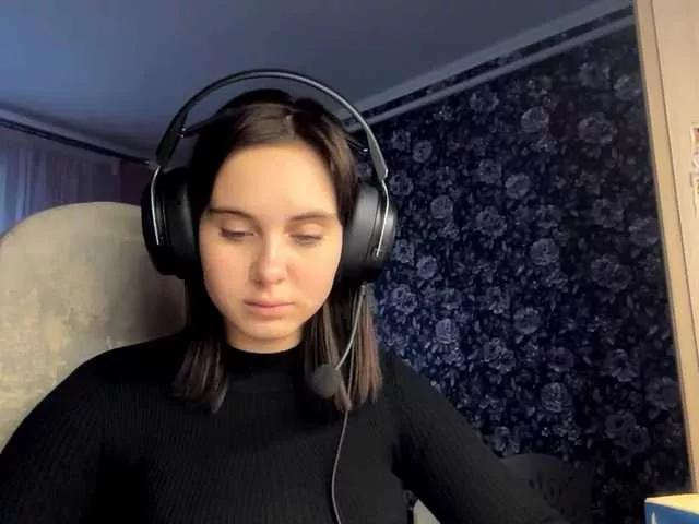 CANDY-LIPS-GIRL on BongaCams
