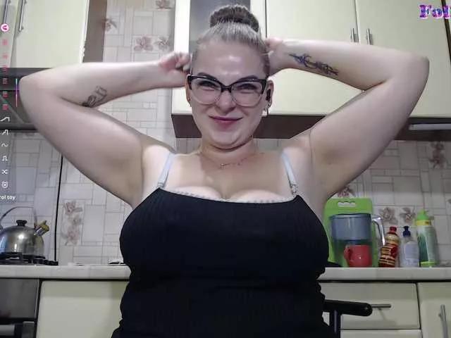 CarolinaDiamond33 on BongaCams