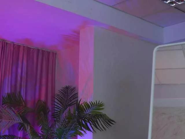 ChicaOra on BongaCams 