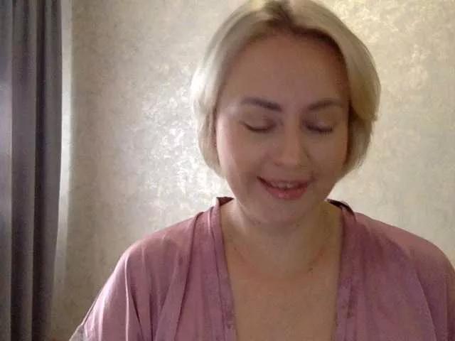 Freechat CozySandra on BongaCams