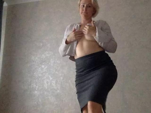 Freechat CozySandra on BongaCams