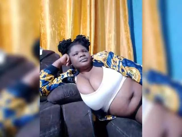 CreamyClit on BongaCams