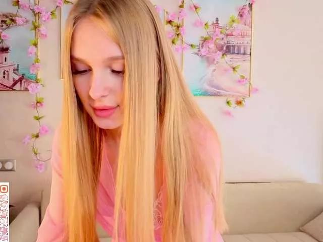 CrimsonAura on BongaCams