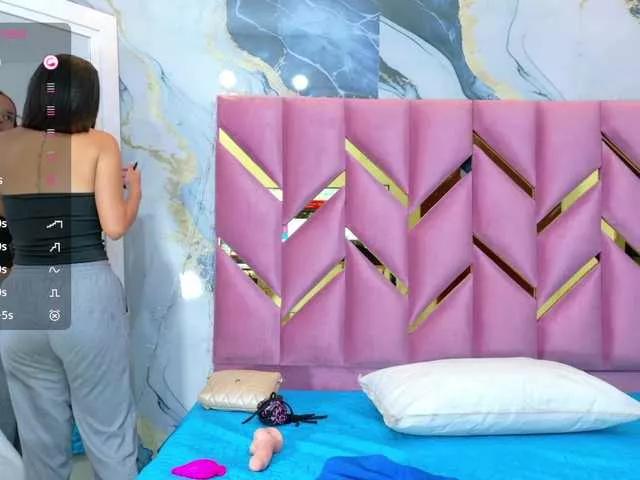 cutepetitee on BongaCams