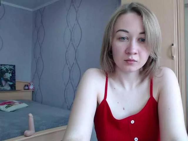 DaddysSluttyGirl on BongaCams 