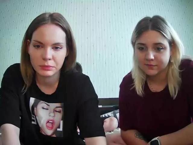 DivineTrio on BongaCams 