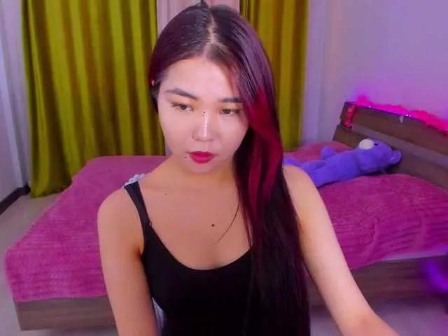 Dollyiaa on BongaCams