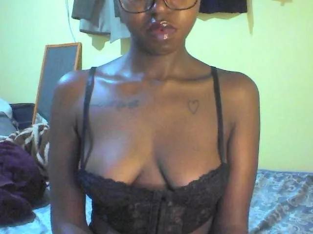 Ebonymuse on BongaCams